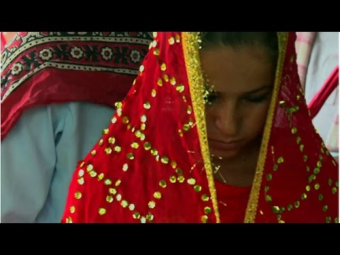 قرية باكستانية تفرض قانونًا يجرم زواج القاصرات