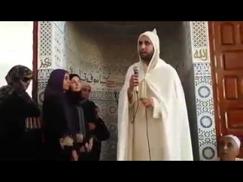 ألمانيَّة تعلن إسلامها داخل مسجد في العرائش