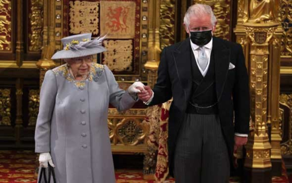 الملكة إليزابيث الثانية صاحبة أطول عهدة ملكية في تاريخ بريطانيا بلغت سبعين عامًا منذ 1952وحتى 2022